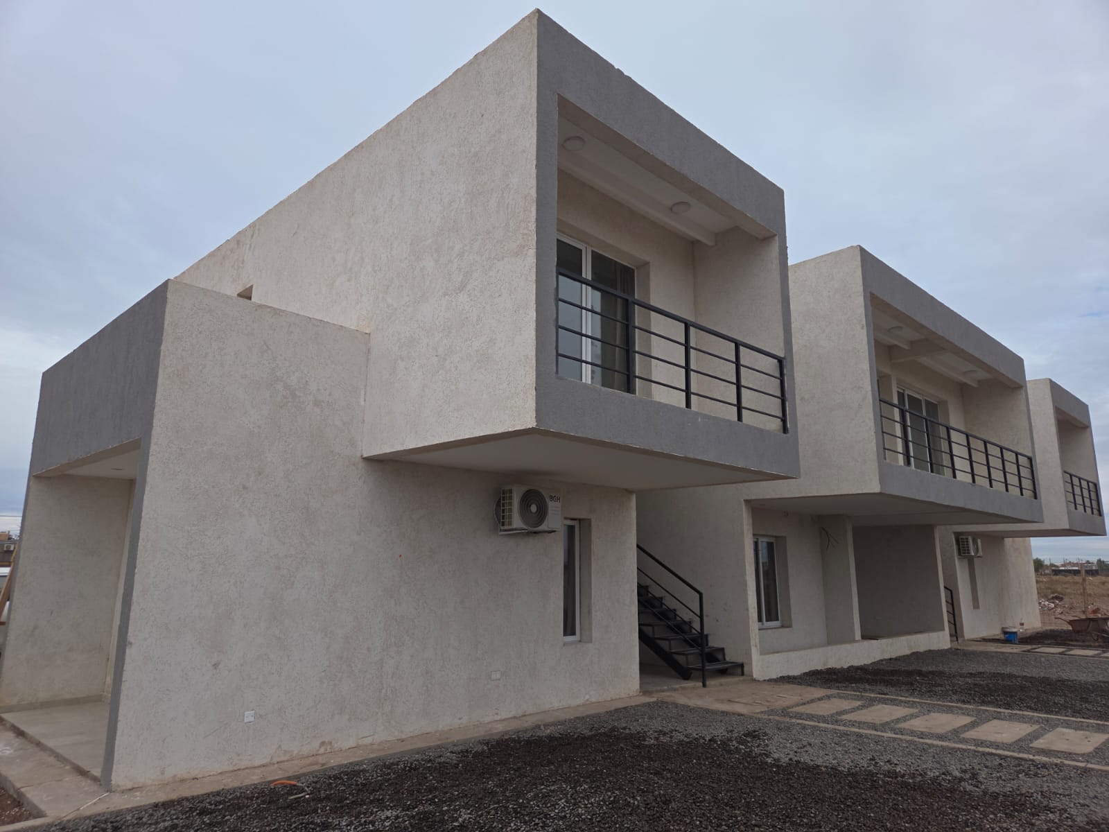 Fachada del edificio Casa Plateau, Añelo